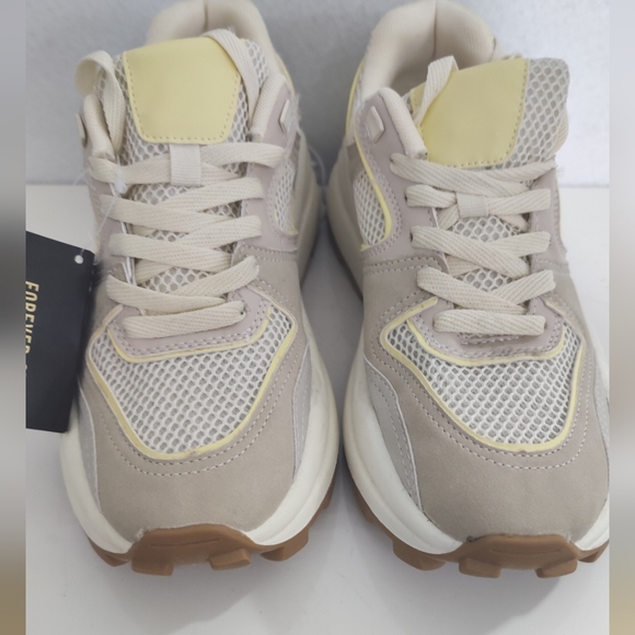 Forever 21Chunky Platform Lace-Up Sneakers SIZE8 Very Comfort - Picture 2 of 7